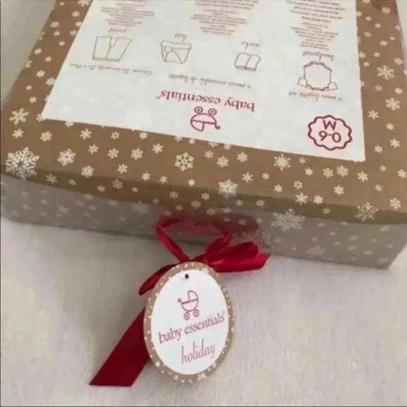 (NWT) Santa “My 1st Christmas” 4 Piece Baby Holiday Set, 0-6 Months - Picture 7 of 8